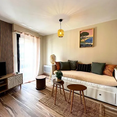 Superbe Studio Avec Coin Nuit Apartamento Carqueiranne